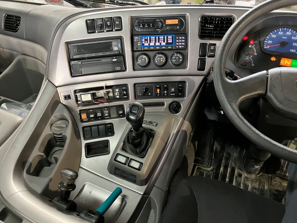 パネル周りの状態です。|UDトラックス クオン QKG-GK6XAB(2WD)の写真18