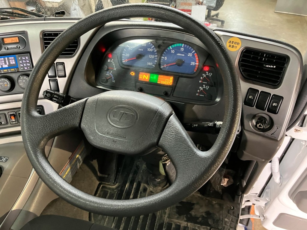 メーター周りの状態です。|UDトラックス クオン QKG-GK6XAB(2WD)の写真20