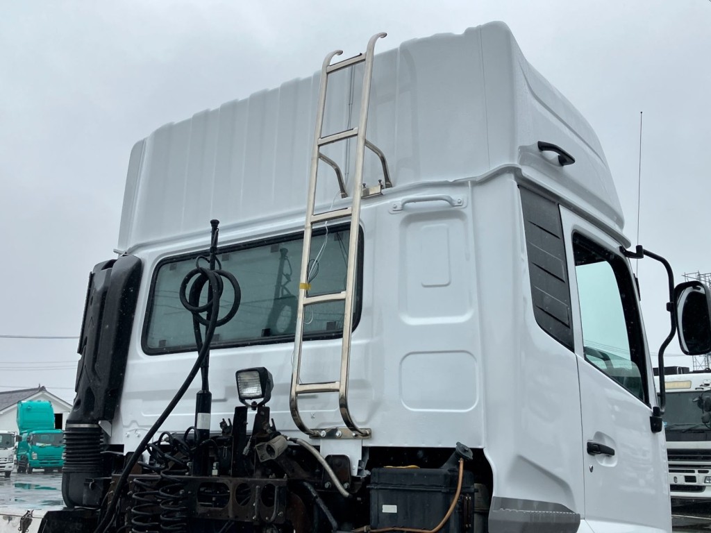 キャブバックの状態です。|UDトラックス クオン QKG-GK6XAB(2WD)の写真31
