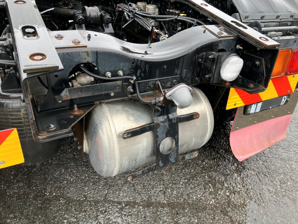 リヤメンバー節々にサビがあります。|UDトラックス クオン QKG-GK6XAB(2WD)の写真36