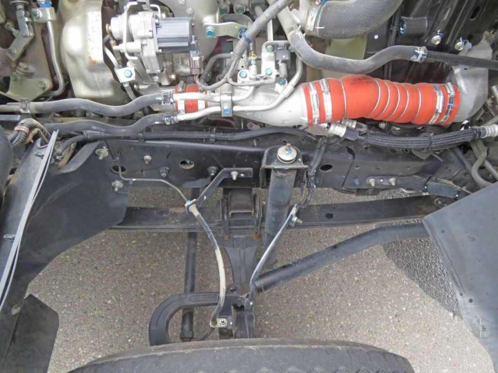 脚廻りにサビがあります。|日野 レンジャー 2KG-FC2ABA(2WD)の写真40