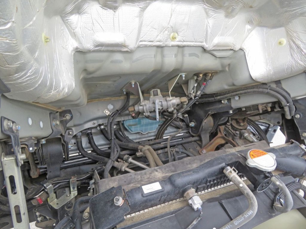 キャブ下部に軽いサビがあります。|日野 レンジャー 2KG-FC2ABA(2WD)の写真41
