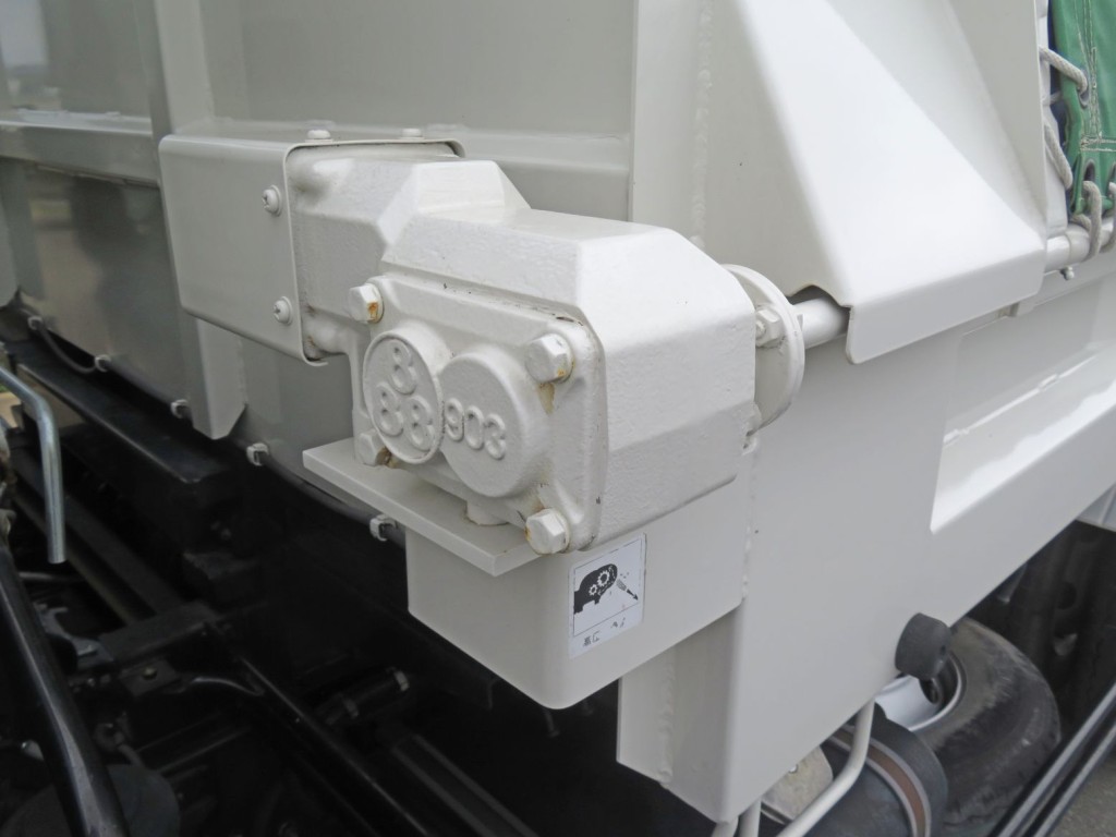 コボレーンモーターに軽いサビがあります。|日野 レンジャー 2KG-FC2ABA(2WD)の写真49