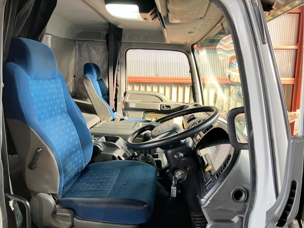 いすゞ ギガ QKG-CXZ77ATの写真5