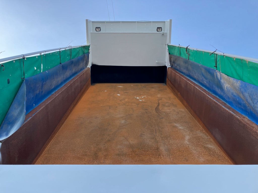 いすゞ ギガ QKG-CXZ77ATの写真8