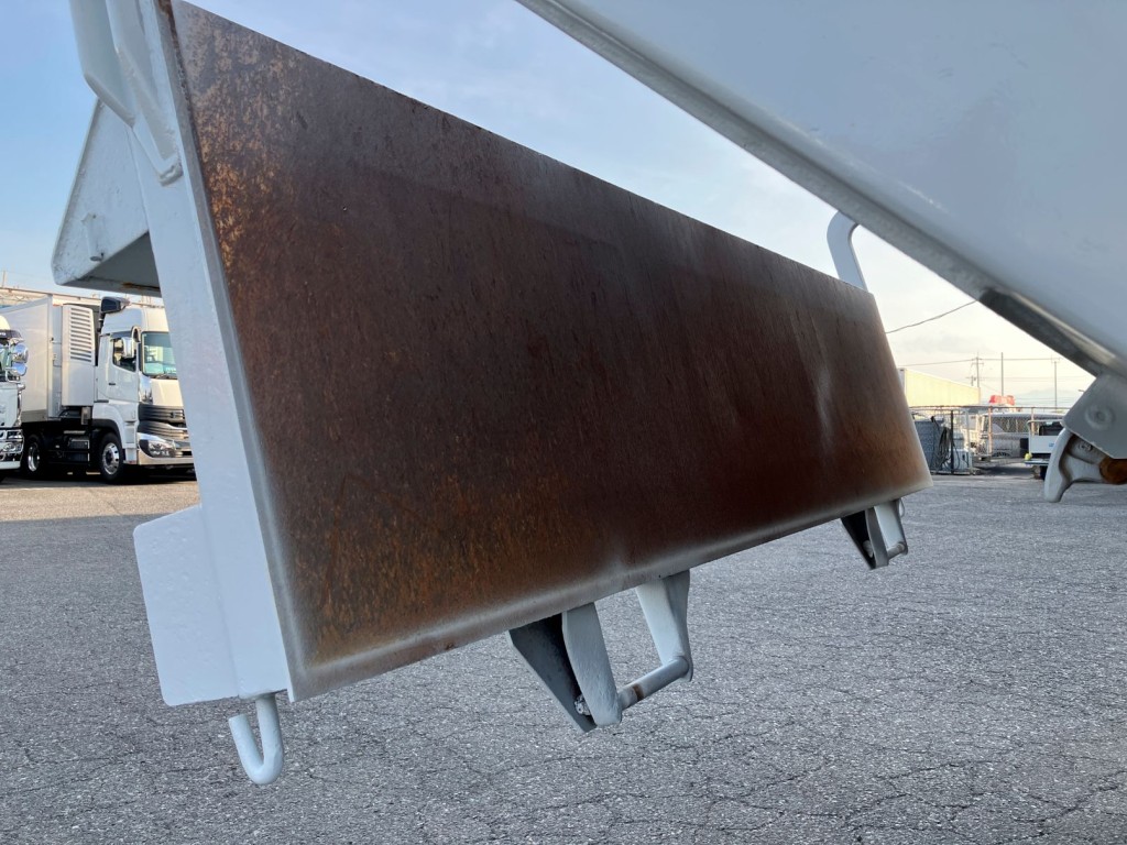 いすゞ ギガ QKG-CXZ77ATの写真13