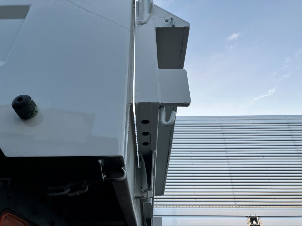 いすゞ ギガ QKG-CXZ77ATの写真14