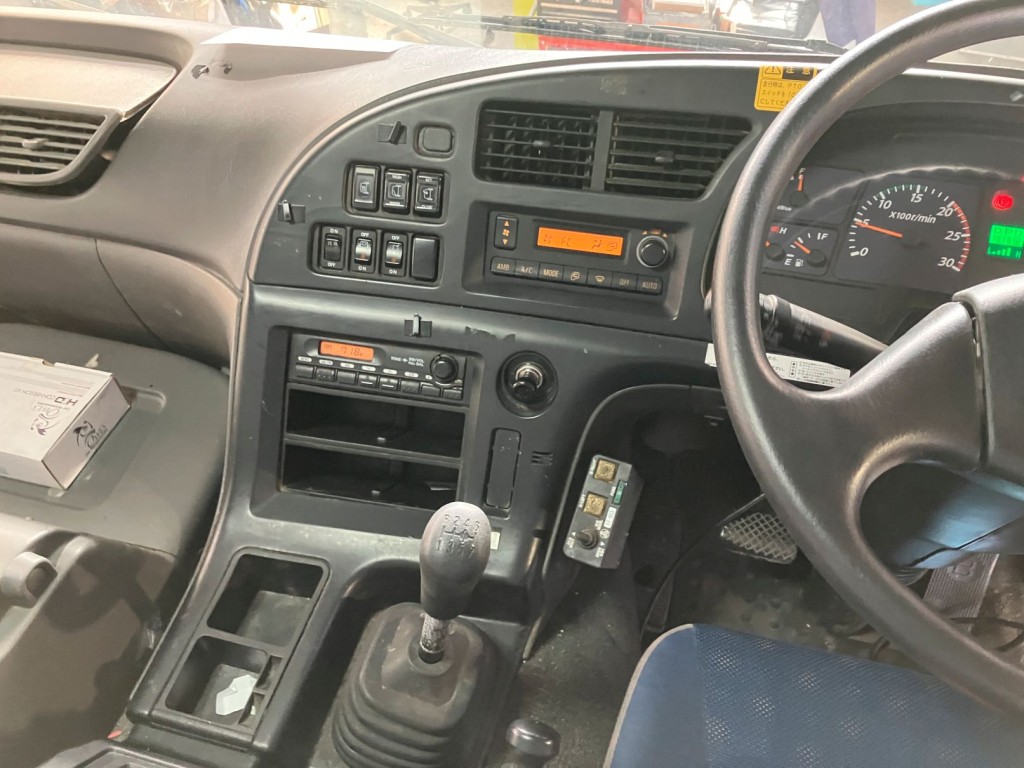 いすゞ ギガ QKG-CXZ77ATの写真20