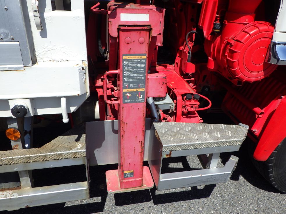 左右のアウトリガーにキズ・サビがあります。|日野 レンジャー LKG-FE7JLAA(2WD)の写真32
