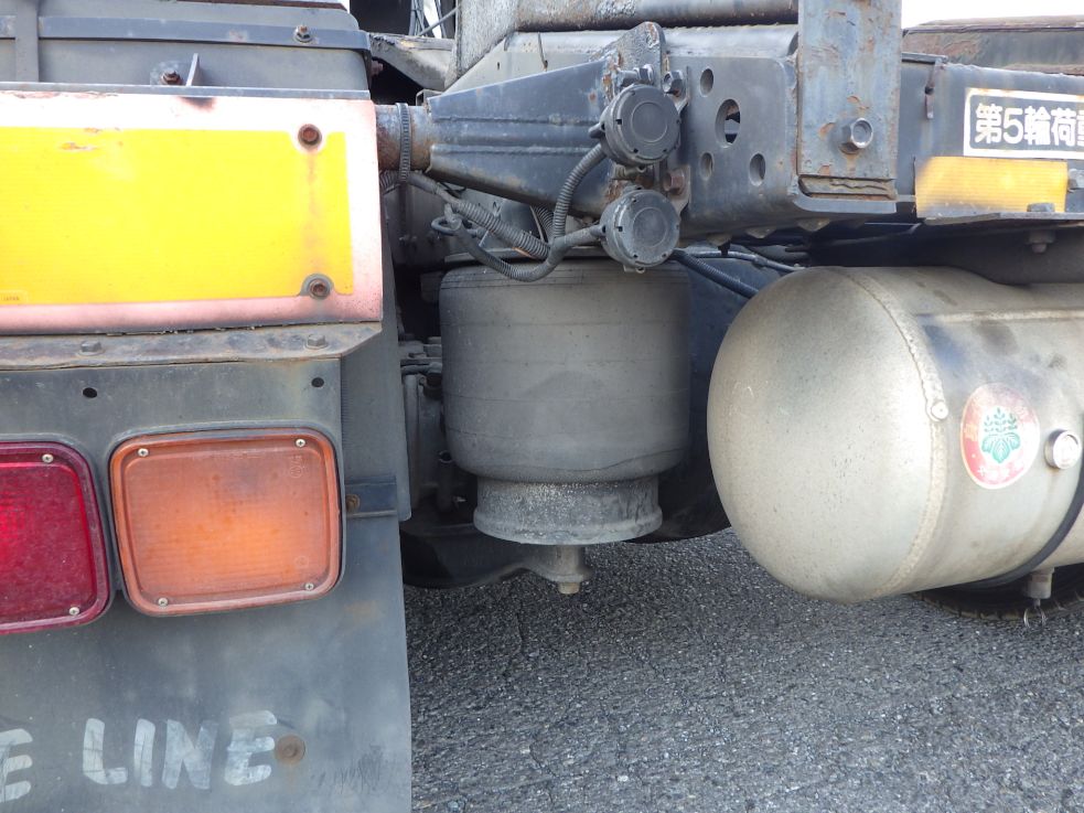 エアサスです。|いすゞ ギガ PJ-EXD52G6の写真5