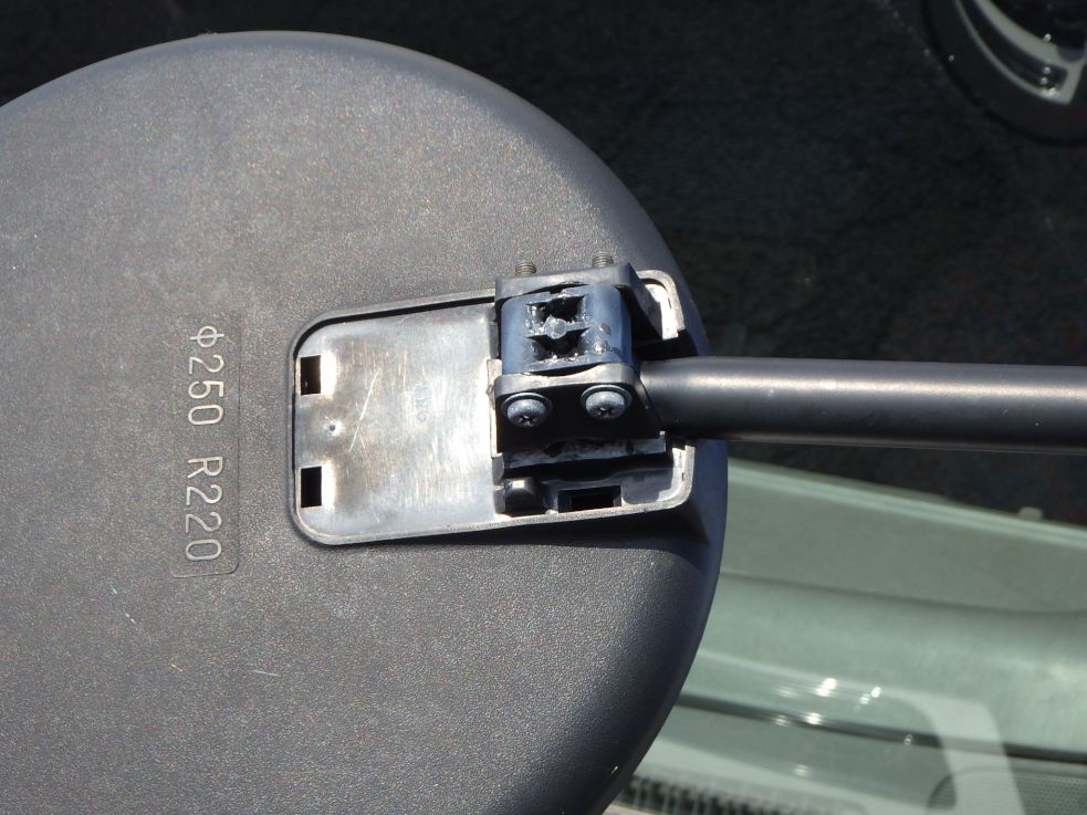 助手席側アンダーミラーカバーが欠損しています。|いすゞ ギガ PJ-EXD52G6の写真33