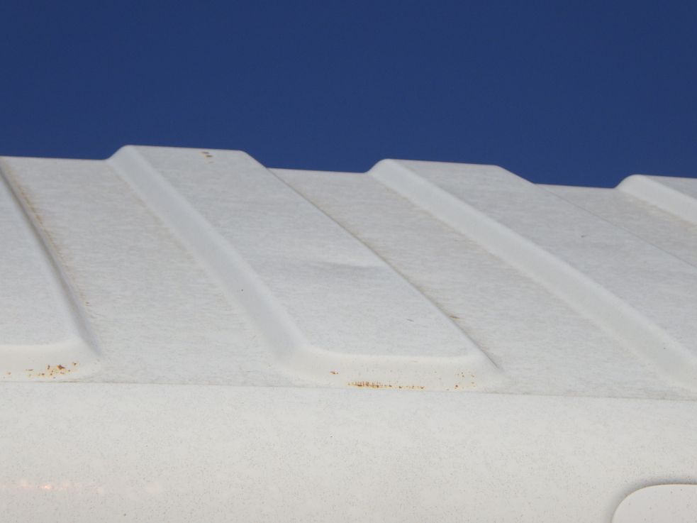 ルーフにヘコミがあります。|いすゞ ギガ PJ-EXD52G6の写真37