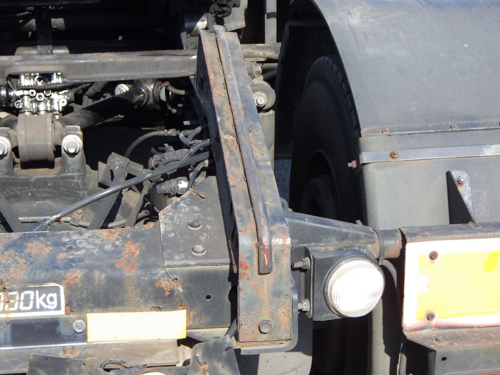 カプラガイドにキズ・サビ・曲がりがあります。|いすゞ ギガ PJ-EXD52G6の写真41