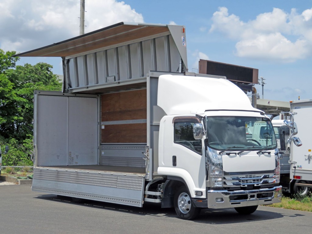 いすゞ フォワード TKG-FRR90T2(2WD)の写真2