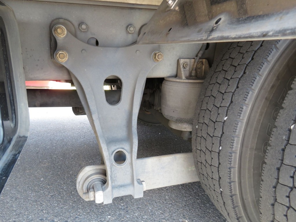 エアサスです。|いすゞ フォワード TKG-FRR90T2(2WD)の写真5