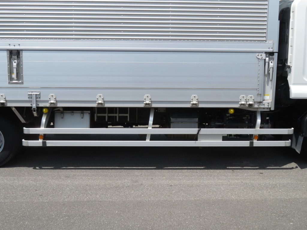 運転席側サイドバンパーステーに曲がりがあります。|いすゞ フォワード TKG-FRR90T2(2WD)の写真42