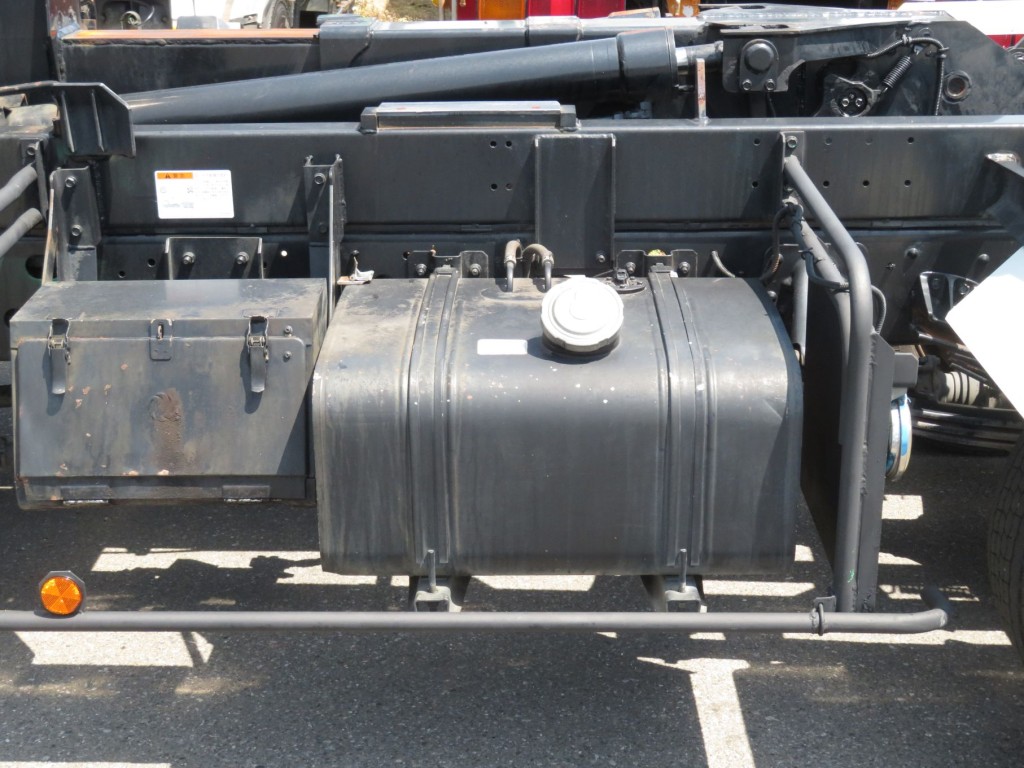 燃料タンクは100Lです。|日野 レンジャー TKG-FD9JGAA(2WD)の写真19