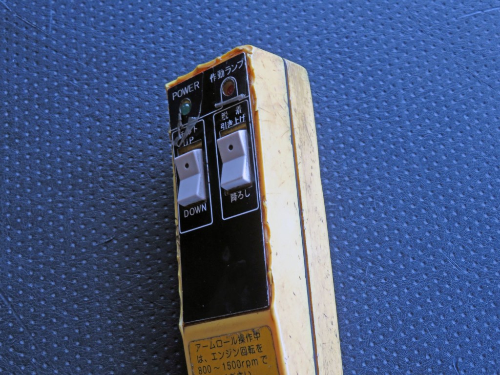 リモコンに割れ箇所があります。|日野 レンジャー TKG-FD9JGAA(2WD)の写真21