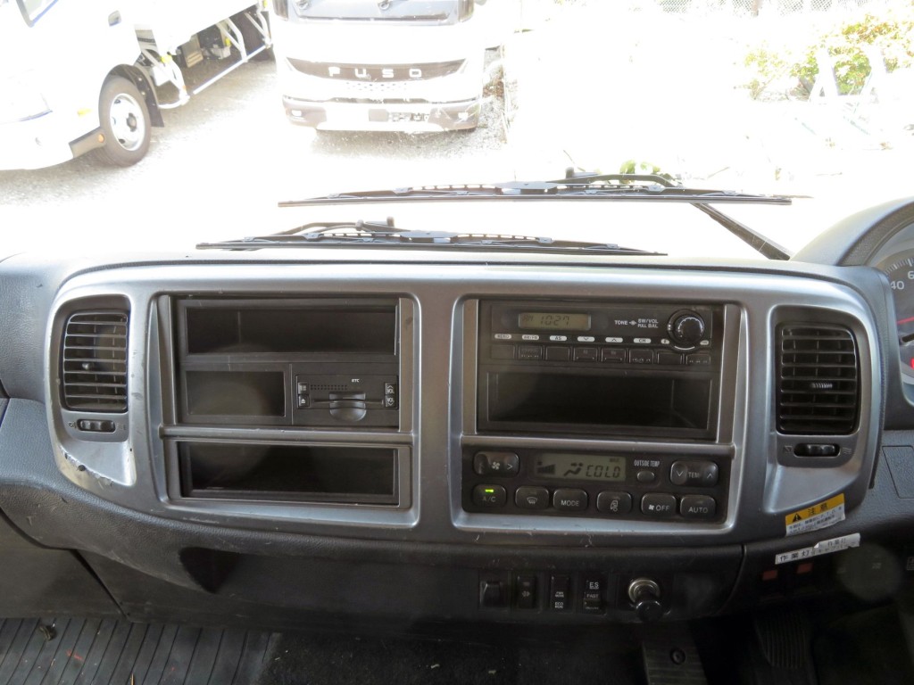 インパネ周りの状態です。|日野 レンジャー TKG-FD9JGAA(2WD)の写真27