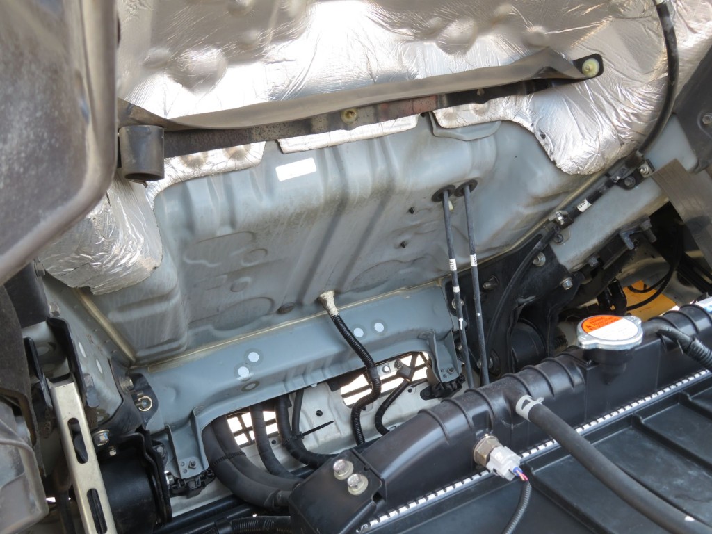 キャブ下面の状態です。|日野 レンジャー TKG-FD9JGAA(2WD)の写真41