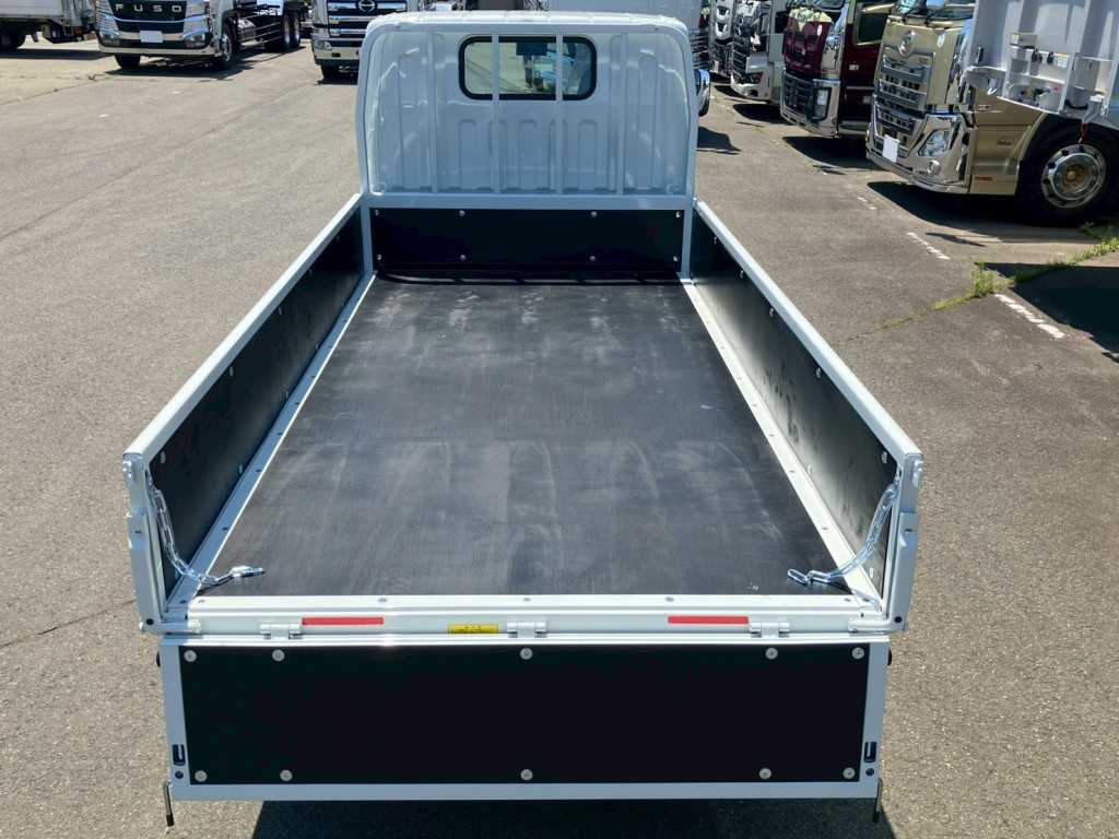 三菱 キャンター 2RG-FBA20(2WD)の写真9