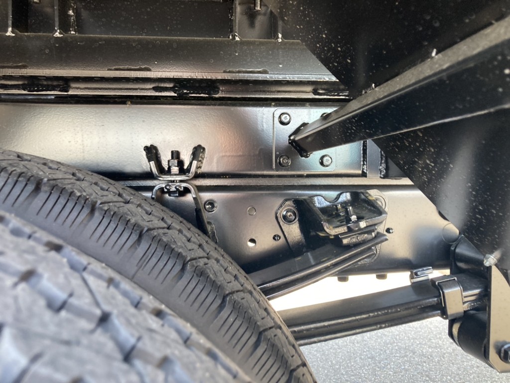 シャーシとスプリングの状態です。|日野 デュトロ 2KG-XZU722M(2WD)の写真6