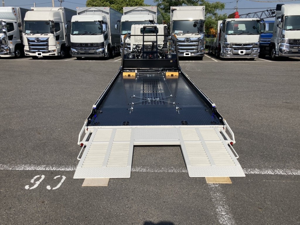 ボデーをスライドし、接地させた状態です。|日野 デュトロ 2KG-XZU722M(2WD)の写真15