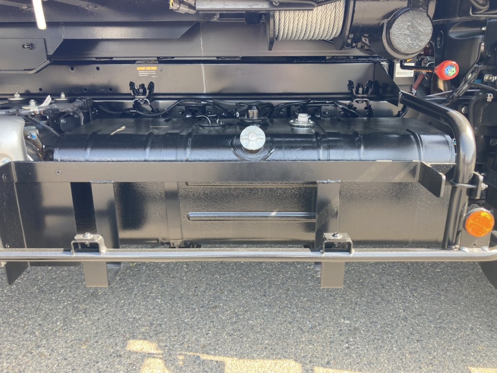 燃料タンクです。|日野 デュトロ 2KG-XZU722M(2WD)の写真36