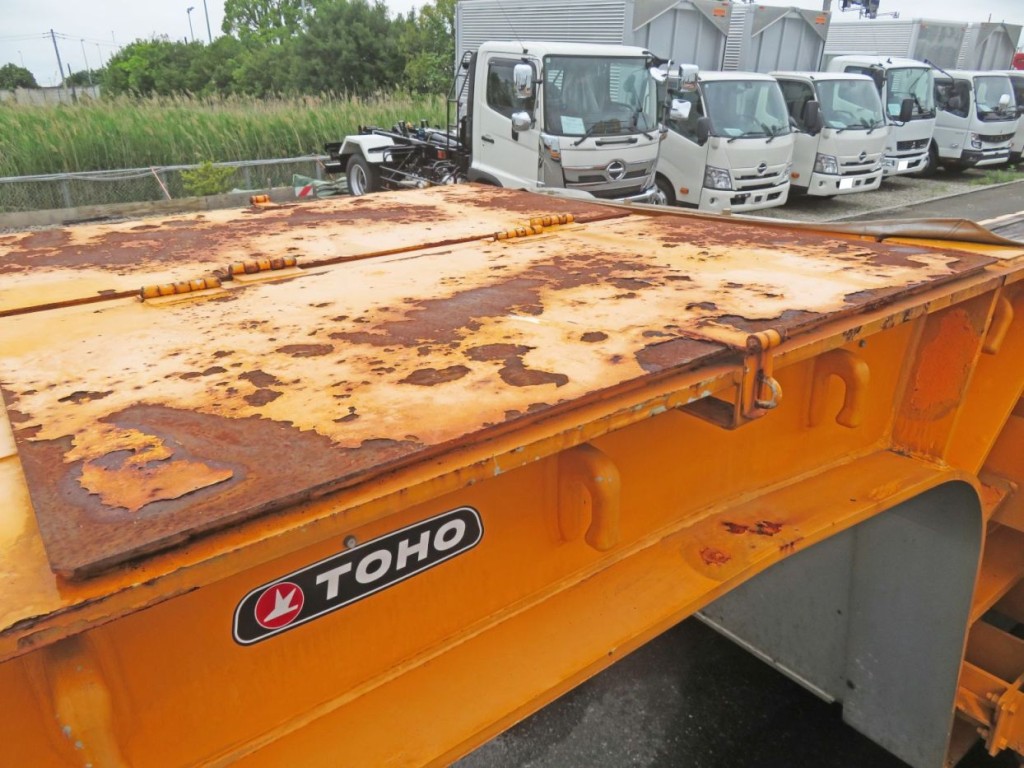 助手席側前方の物入のフタは開閉できます。|東邦 TL44J5E3Sの写真39