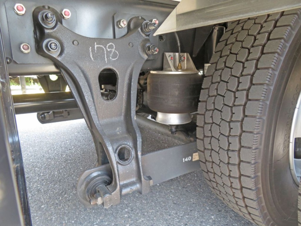エアサスです。|日野 レンジャー 2KG-FD2ABG(2WD)の写真5