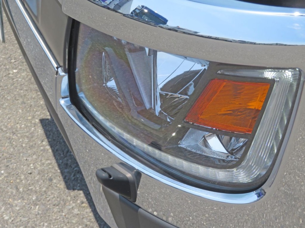 ヘッドライトウォッシャー付きです。|日野 レンジャー 2KG-FD2ABG(2WD)の写真17
