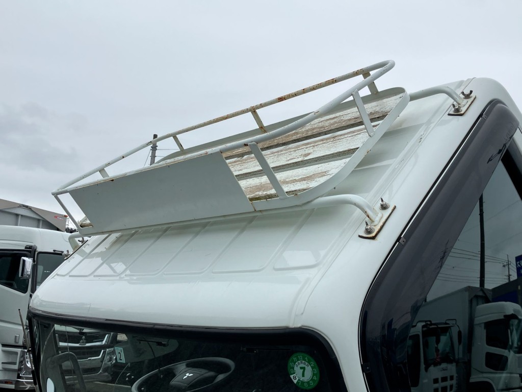 ルーフキャリアに小傷・サビがあります。|三菱 キャンター 2RG-FBA60(2WD)の写真34