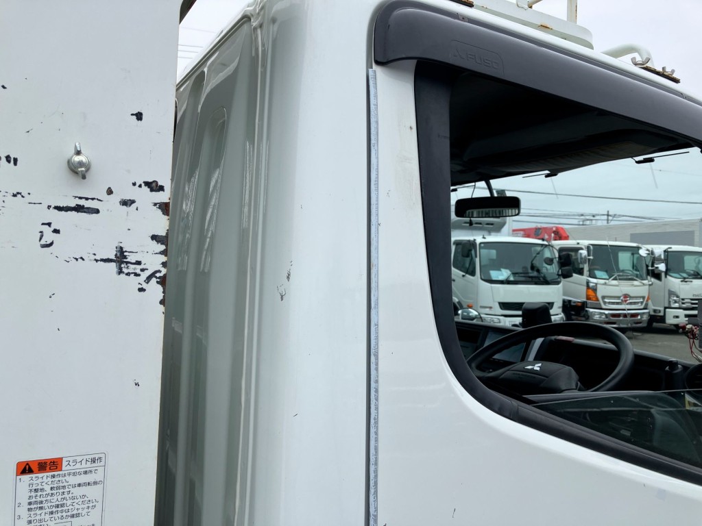 運転席側クオーターパネルに小傷があります。|三菱 キャンター 2RG-FBA60(2WD)の写真38