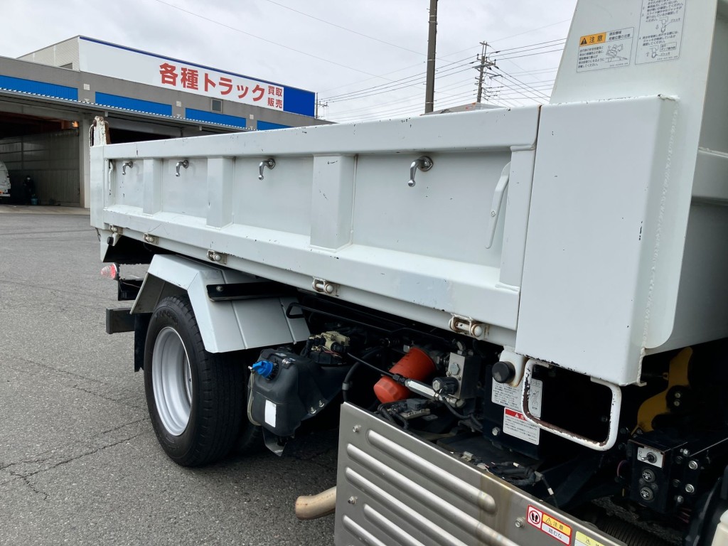 運転席側ボデー側面の状態です。小傷・サビがあります|三菱 キャンター 2RG-FBA60(2WD)の写真40