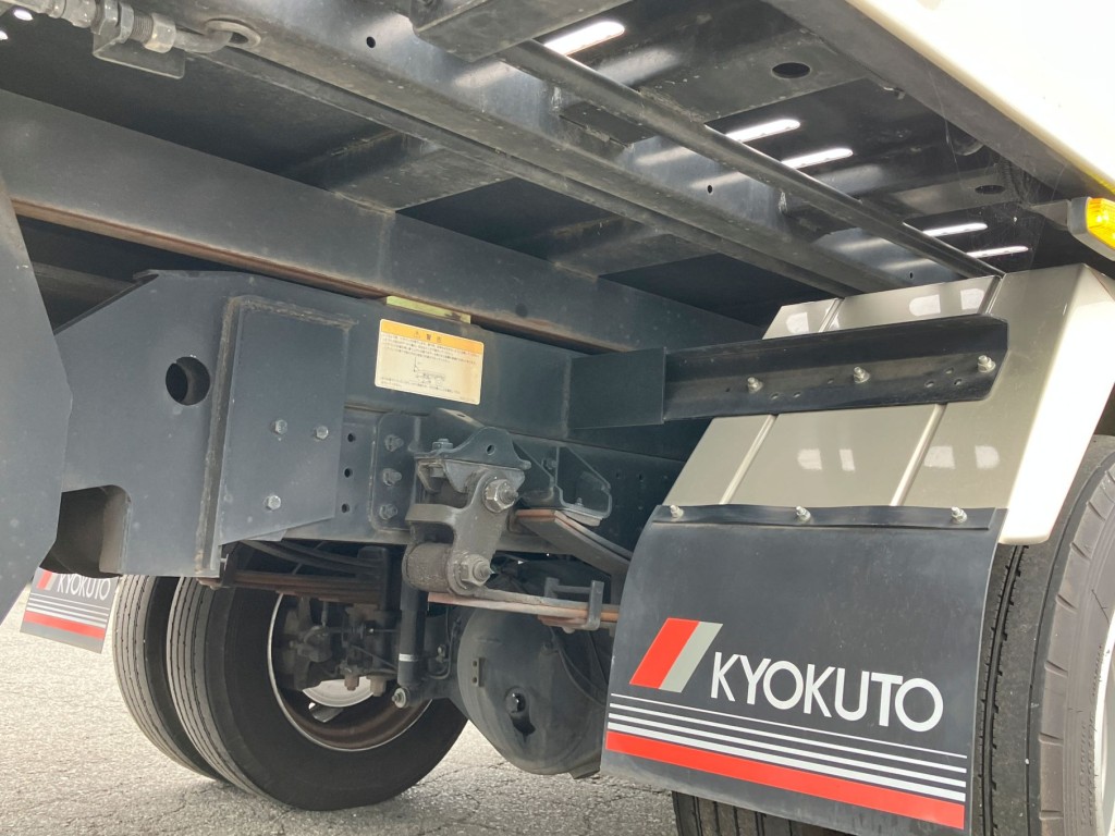 シャシの状態です。|三菱 キャンター 2RG-FEB80(2WD)の写真7