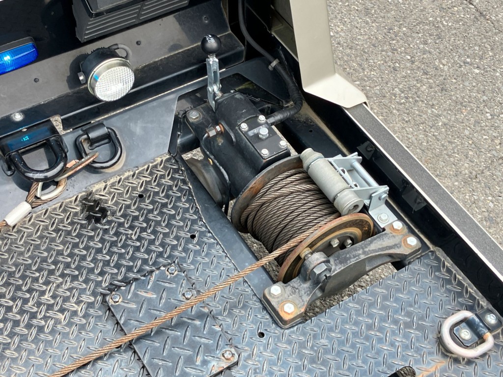 ウインチ付きです。|三菱 キャンター 2RG-FEB80(2WD)の写真12