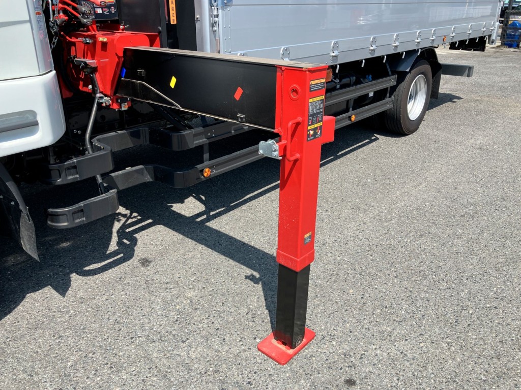 アウトリガーの状態です。差し違い式です|三菱 ファイター 2KG-FK62FZ(2WD)の写真13