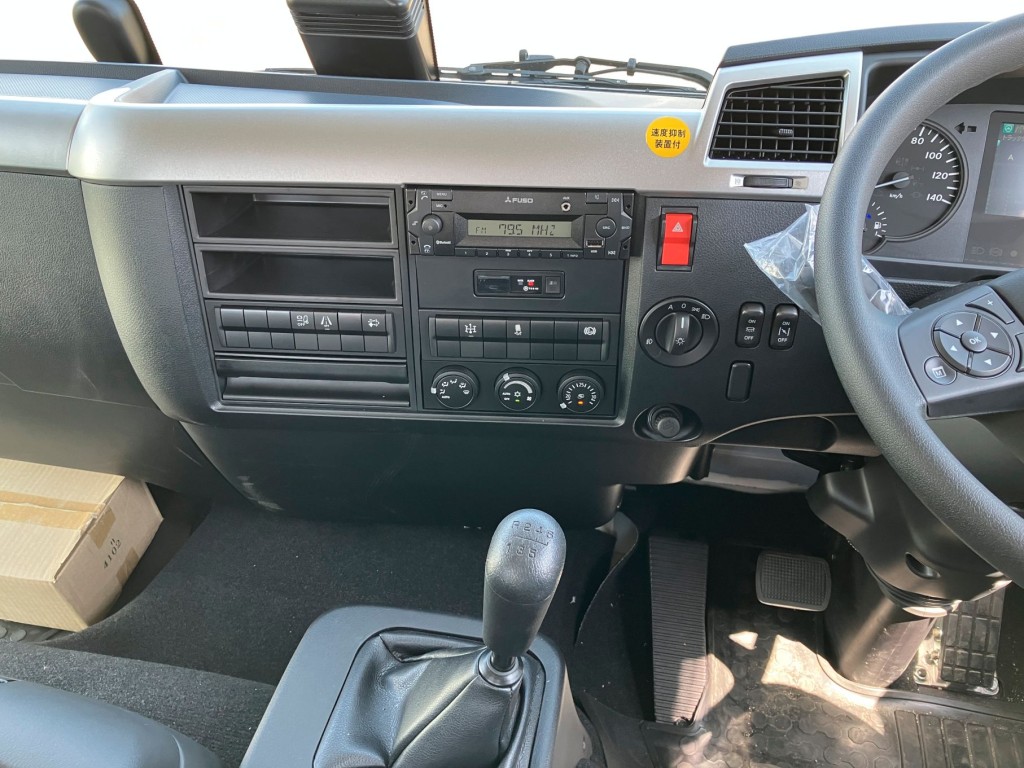 パネル周りの状態です。|三菱 ファイター 2KG-FK62FZ(2WD)の写真21