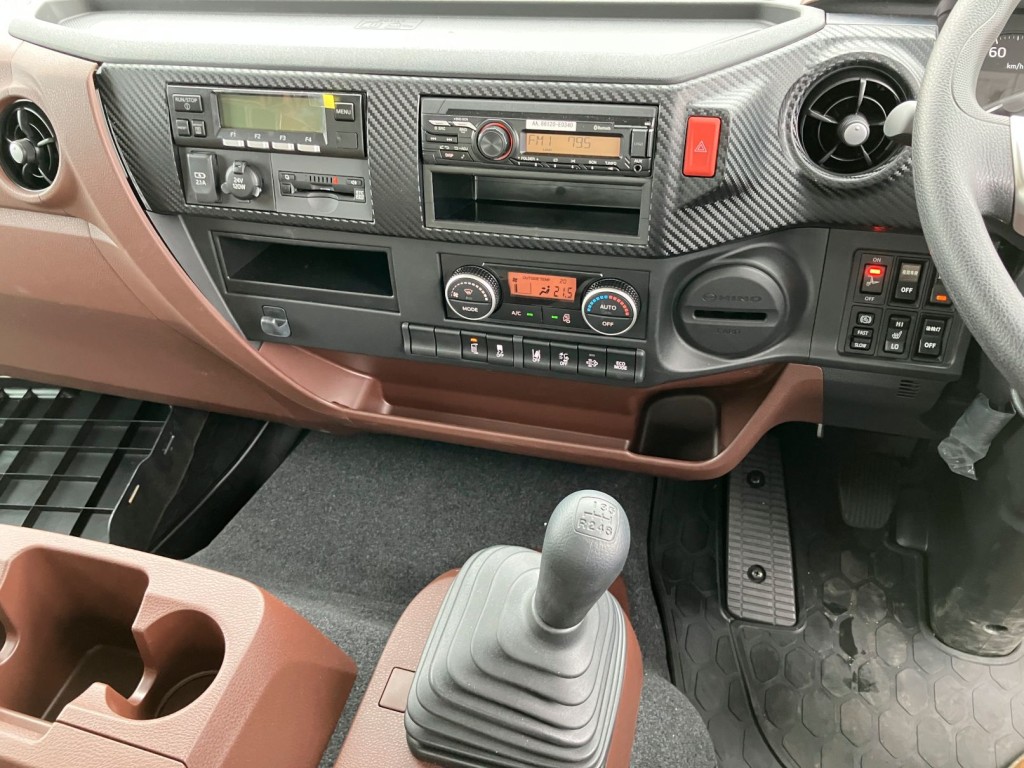 日野 レンジャー 2KG-FD2ABG(2WD)の写真16