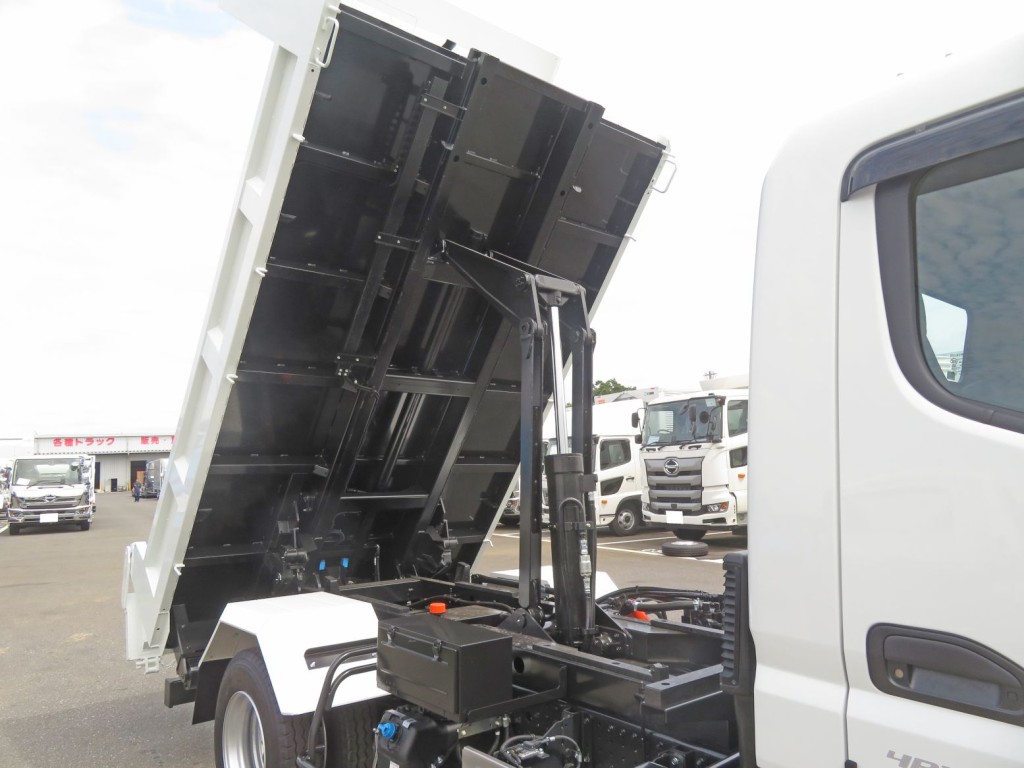 三菱 キャンター 2PG-FEBM0(2WD)の写真12