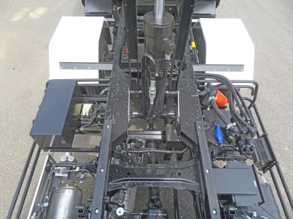 三菱 キャンター 2PG-FEBM0(2WD)の写真13