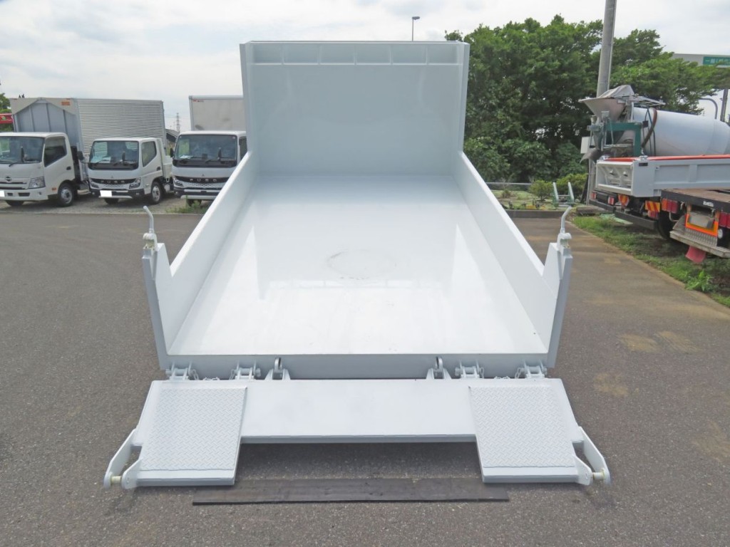 三菱 キャンター 2PG-FEBM0(2WD)の写真16