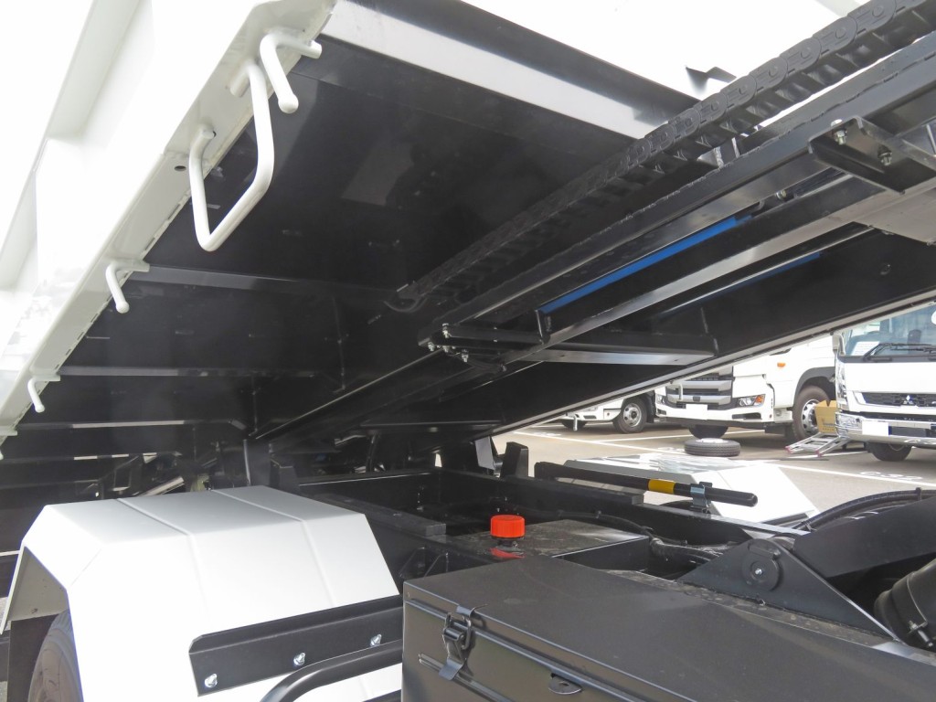 三菱 キャンター 2PG-FEBM0(2WD)の写真19