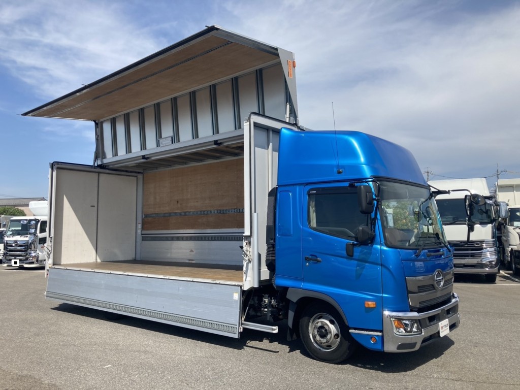 程度の良い日野の4トンワイドハイルーフアルミウイングです。|日野 レンジャー 2PG-FD2ABG(2WD)の写真2