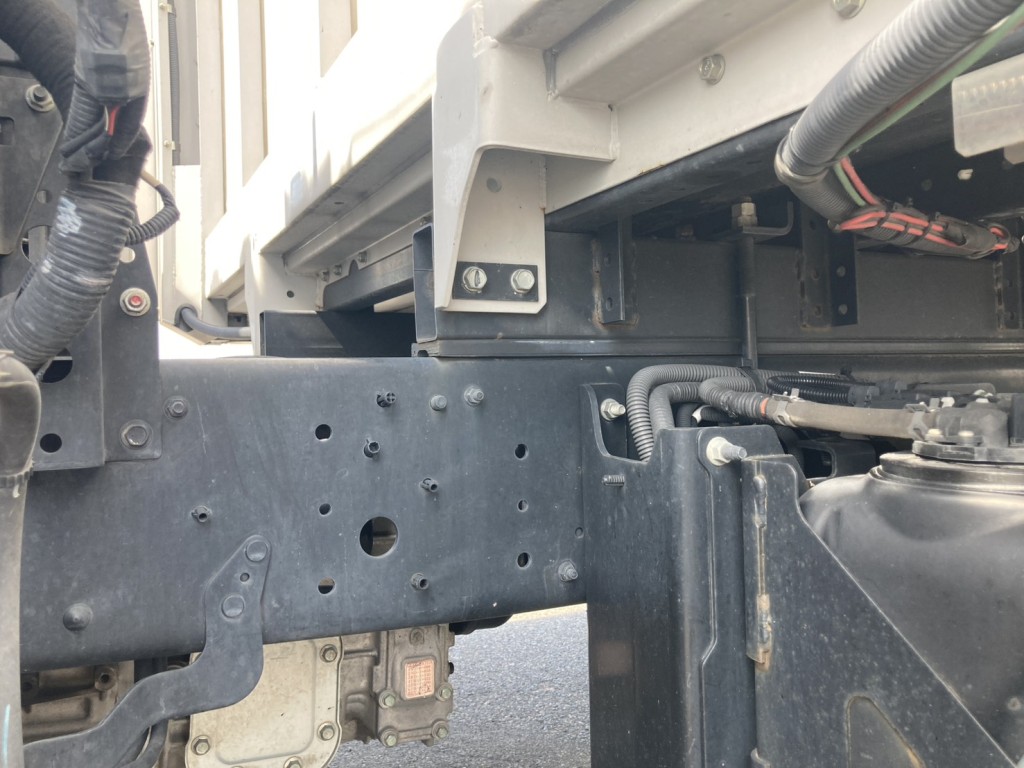 シャーシの状態です。|日野 レンジャー 2PG-FD2ABG(2WD)の写真12