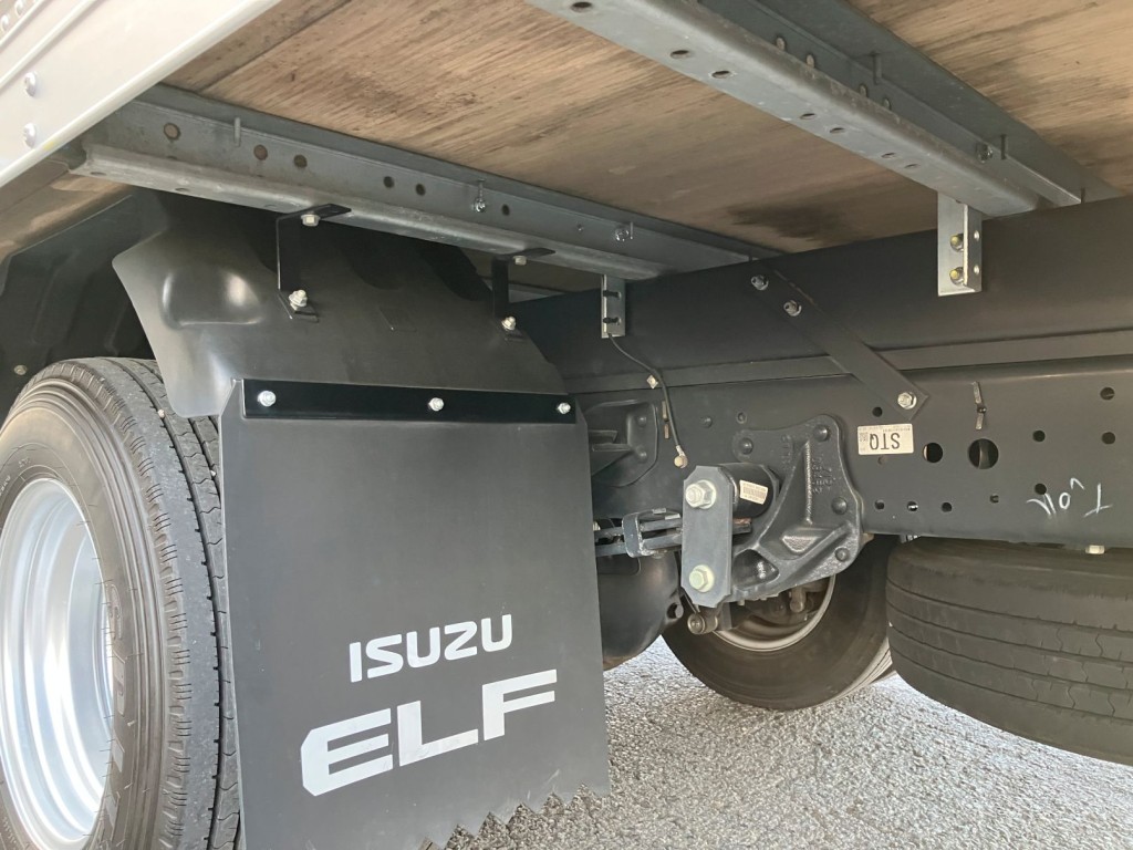 いすゞ エルフ 2RG-NPR88AN(2WD)の写真6