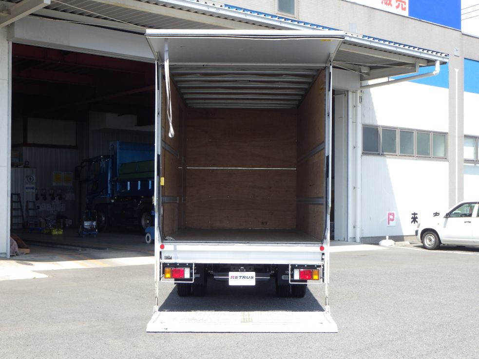 荷台全体の状態です。|いすゞ エルフ 2RG-NPR88AN(2WD)の写真9