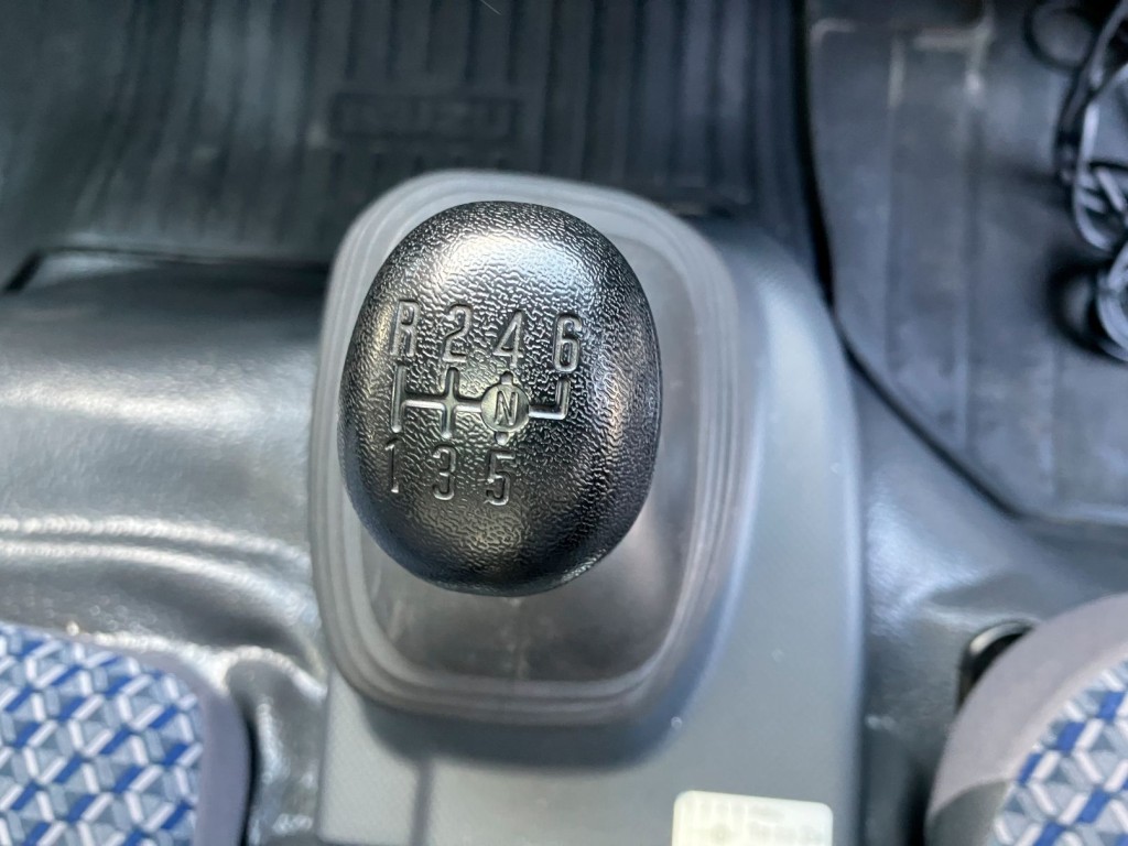 いすゞ エルフ 2RG-NPR88AN(2WD)の写真22