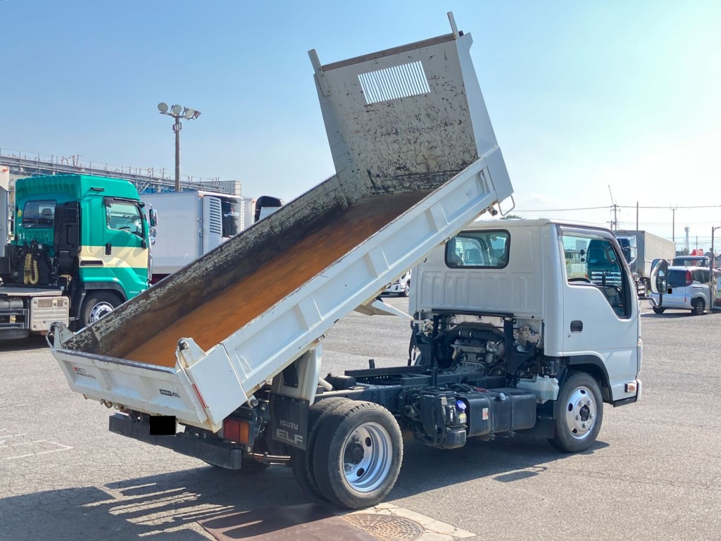いすゞ エルフ 2RG-NJR88AD(2WD)の写真4