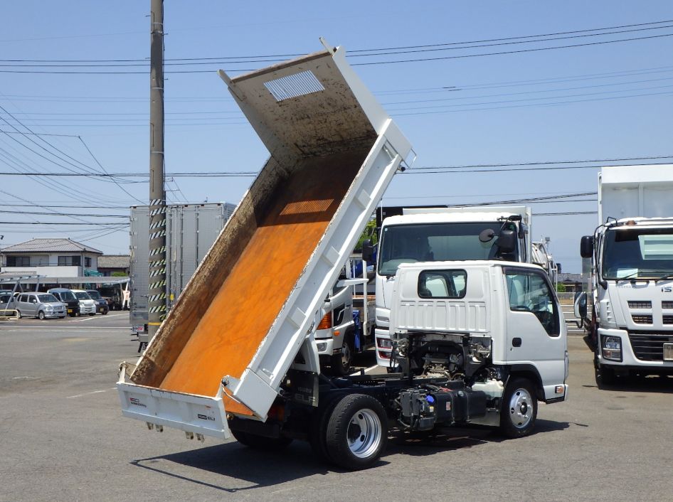 いすゞ エルフ 2RG-NJR88AD(2WD)の写真4